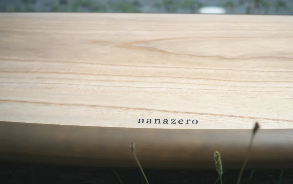 nanazero（ナナゼロ）サーフボード ミッドレングス「MID02」デッキ側ウッドスキン