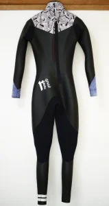 MAXIM マキシム プレミアムモデルALAZIN バックジップ 5/3mm セミドライ 中古ウェットスーツ レディース back No.96291656